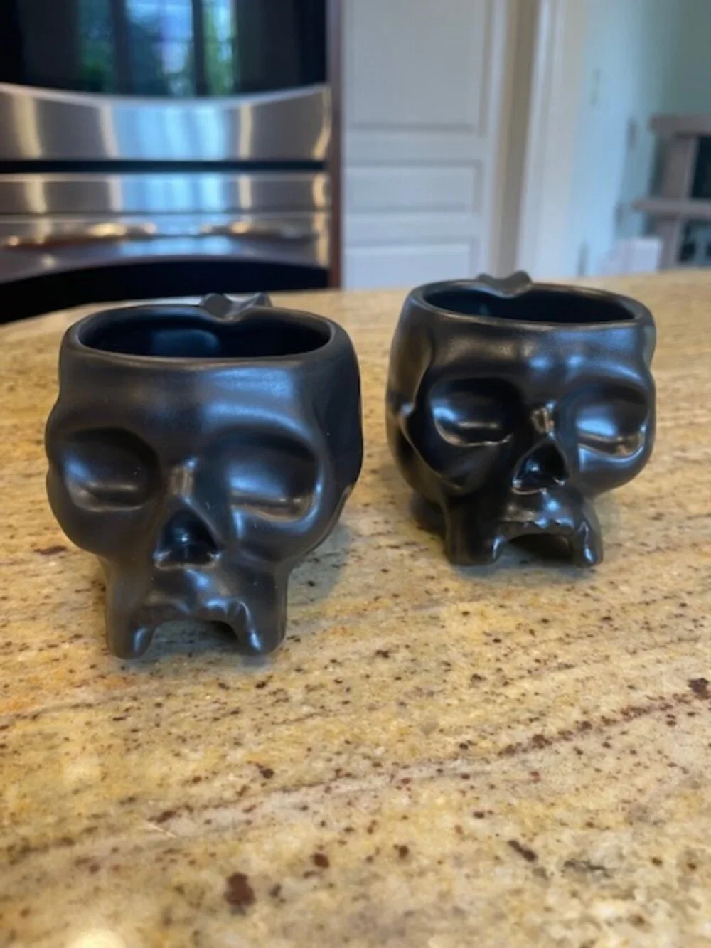 Set of 2 NEW Williams Sonoma Black SKULL Mugs Spooky Halloween Haunted Coffee